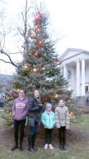 Leanna, Nicole, Alayna, and Samantha Defazio at the 2018 tree lighting (Photo by Frances Ruth Harris)