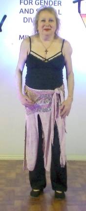 Belly dancer Sherri Pavone Vanhouten