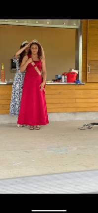Vote for Queen of the Fair <b>Miss Hamburg</b>