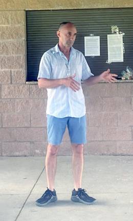 Four-time Olympian Marcus O'Sullivan shares experiences and motivations with the campers (Photo by Laurie Gordon)