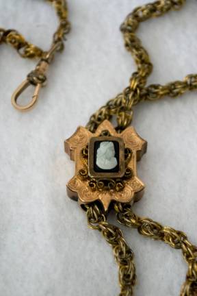 Can you identify this Victorian item? Queen Victoria cameo.