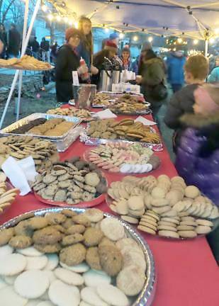 Milford tree lighting planned for Dec. 4 Festive treats at the 2018 tree lighting (Photo by Frances Ruth Harris)