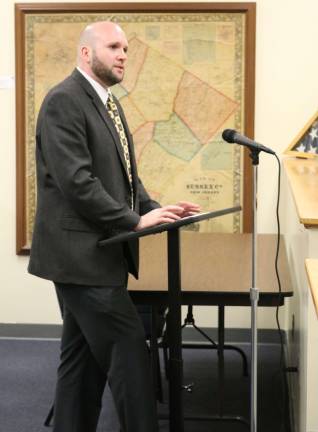 Newton mayor proposes consolidating schools PHOTO BY MARK LICHTENWALNER Newton Mayor Wayne Levante addresses the Sussex Borough Council.