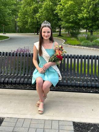 Vote for Queen of the Fair <b>Miss Lafayette</b>