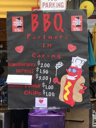 ShopRite hosts Labor Day Weekend BBQ to benefit the community Newton ShopRite hosts BBQ Photos by Laurie Gordon