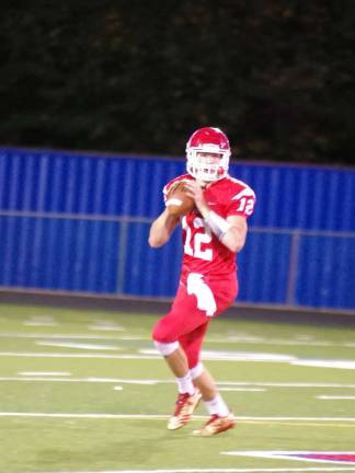 LVRHS beats Wallkill, 19-7 Lenape Valley quarterback Craig Swanson. Photos by George Leroy Hunter