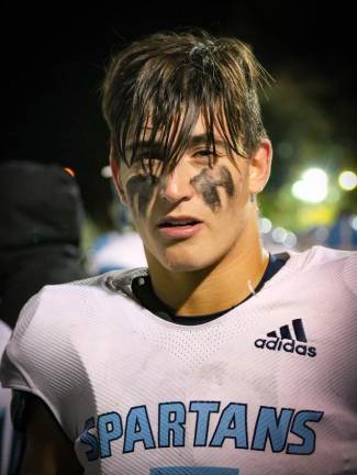 Sparta football clinches sixth victory Sparta football clinches sixth victory