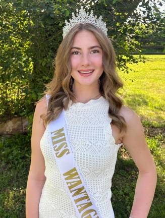 Vote for Queen of the Fair <b>Miss Wantage</b>