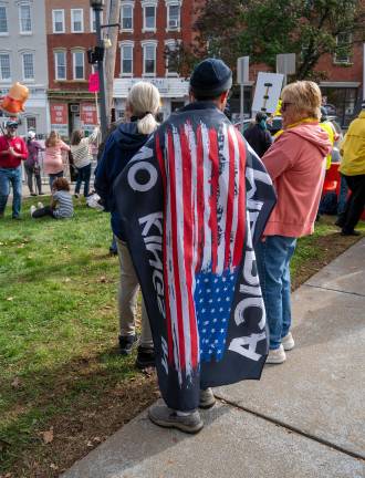 ’No Kings’ rally draws estimated 600 people to Newton An estimated 600 people came to Newton for Saturday’s “No Kings” rally.