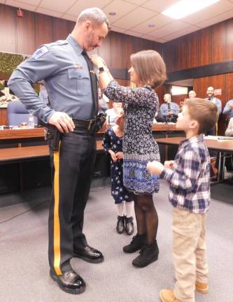 Township promotes police officers, thanks outgoing chief Township promotes police officers, thanks outgoing chief