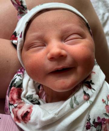 Police officer delivers baby on Route 23 Police officer delivers baby on Route 23