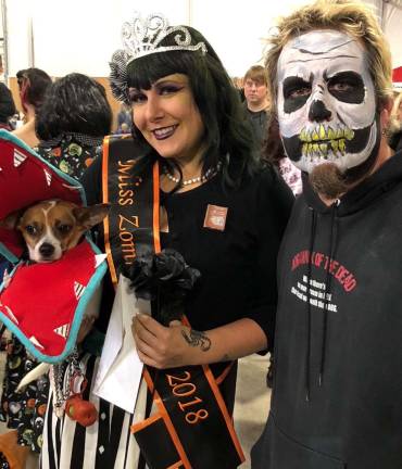 Hundreds attend 6th Annual Dog Walk of the Dead Hundreds attend 6th Annual Dog Walk of the Dead