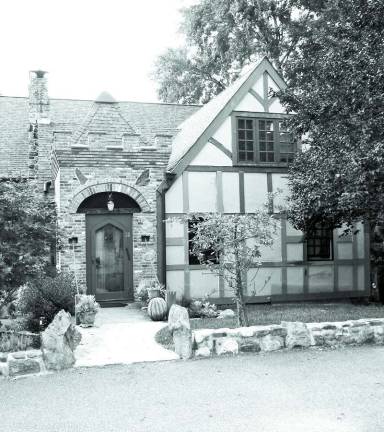 Lake Mohawk House Tour will feature five lake style homes and the Country Club 26 Rainbow Trail
