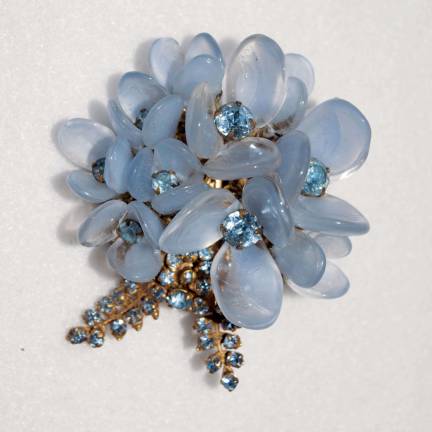 Vintage costume jewelry exhibit at train Creative Joyce Simmons discusses costume jewelry March 11