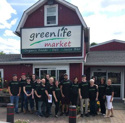 Yassin family spreads the Green Life in Andover A family business of health. From left to right, Ramez Yassin, Mervet Yassin, Ameer Yassin, Brittany Yassin, Alaa Yassin and Kamel Yassin (Murad Yassin is missing from the photo) photos courtesy 0f yassin family