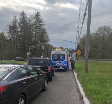 Police officer delivers baby on Route 23 Police officer delivers baby on Route 23