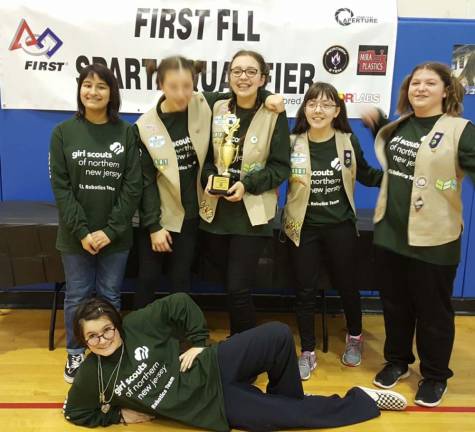 Overall Champion Award: GHS #28805GHS Robotics #28805 (Green Hills School)