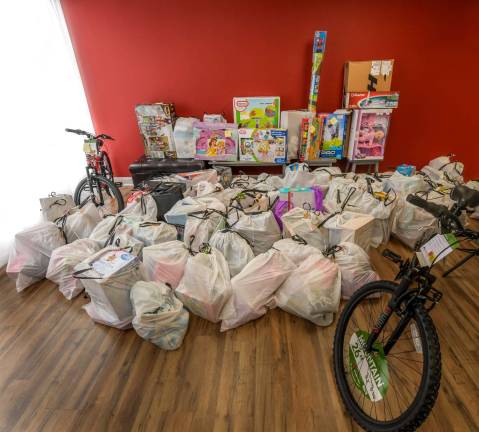 Photo studio provides Christmas gifts for 85 children Anthony Ziccardi Studios amassed Christmas gifts for 85 needy children in Sussex County