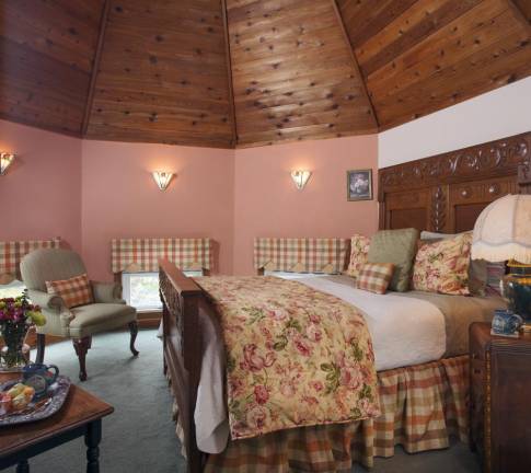 Inn owner says years in business has taught her to ride the waves of time The owners of the Whistling Swan say they try to ensure that each of their nine guest rooms has a wow-factor.
