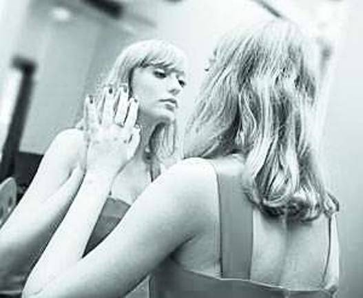 Beware Facebook's dark side: narcissism Beware Facebook's dark side: narcissism