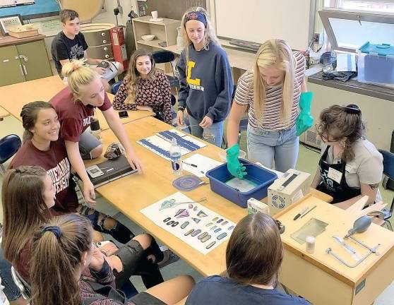 Kittatinny students learn about jewelry making Kittatinny students learn about jewelry making