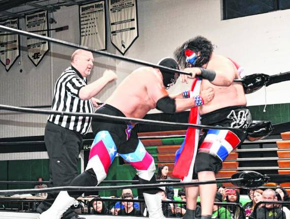‘Dominican Destroyer’ Vargas versus the Patriot, who won the match.