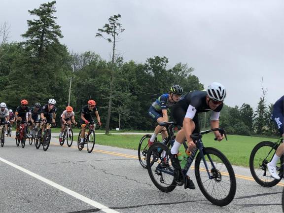 220 compete in Giro del Cielo bike race (Photo by Kathy Shwiff)