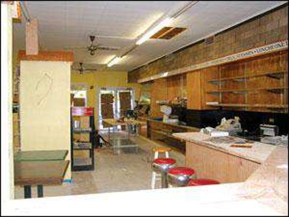 A renovated Plaza Deli keeps the flavor of the past A renovated Plaza Deli keeps the flavor of the past