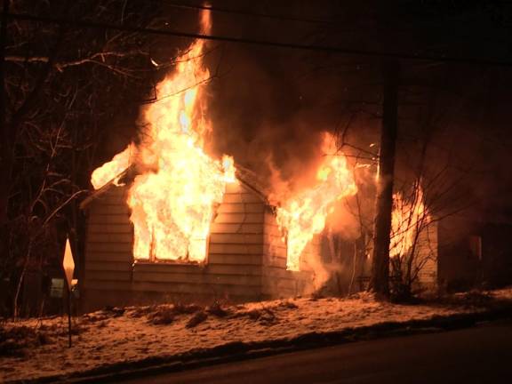 Flames engulf Lakeview Drive residence