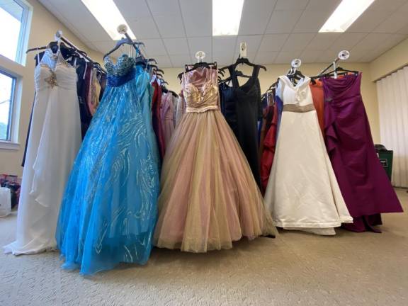 Prom Shop opens at Project Self-Sufficiency Prom dresses, bridesmaids’ dresses, gowns for mothers-of-the-bride, evening bags, jewelry, wraps and shawls, as well as shoes were donated to the Prom Shop.
