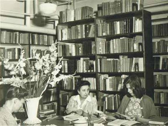 The library in its original location under the county courthouse