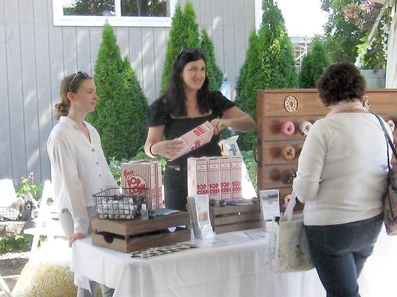 Businesses shine at county expo (Photo by Janet Redyke)