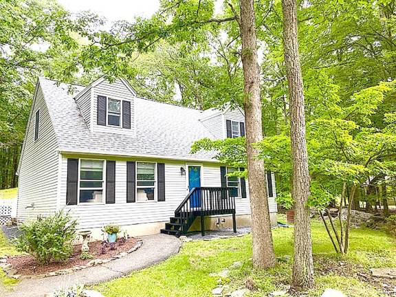 Country charmer comes with lake access Country charmer comes with lake access