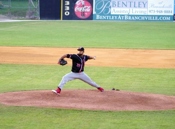 Miners win one of three from Jackals Jackals pitcher Andres Caceres delivers.