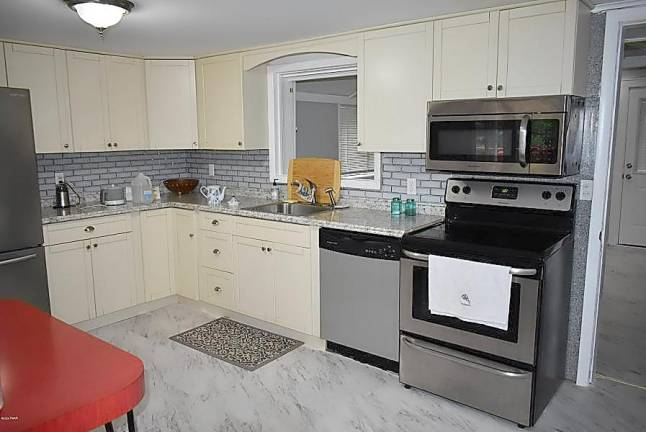 Two-bedroom ranch offers easy lakefront living Kitchen