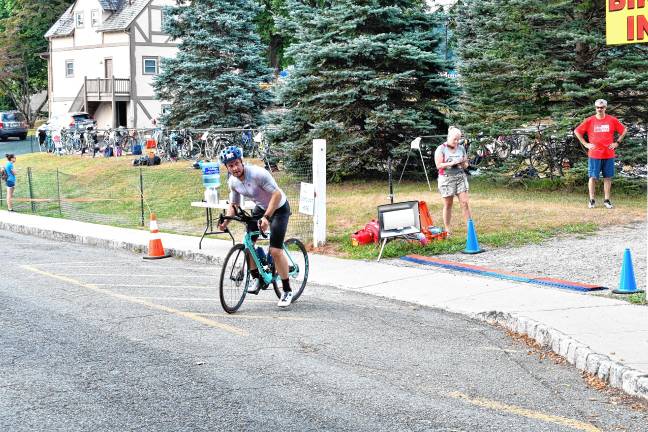 Photos: Pass it Along’s 14th annual Triathlon Photos: Pass it Along’s 14th annual Triathlon
