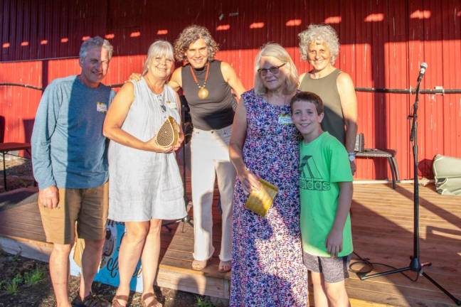 New Jersey gardeners win props for crops on Kitchen Garden Tour <b>April Perciballi and her gardening-sidekick grandson tied for second place with Bob and Kathy Linguanti for best garden. From left are Bob and Kathy Linguanti, Dirt Editor and Publisher Becca Tucker, April Perciballi and her grandson Aidan, and Straus News Publisher Jeanne Straus.</b>