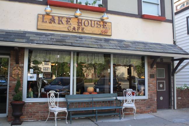 A new cafe for Lake Mohawk Lake House Cafe in White Deer Plaza has received a warm welcome since opening on June 30.