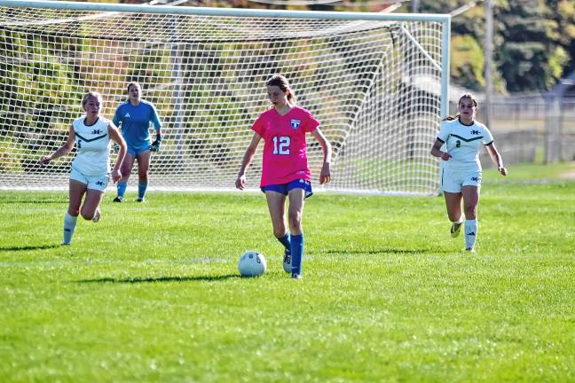 Sports roundup: Cougars topple Wildcats, 4-0 Kittatinny's Eleanor Deckert (12) scored one goal.