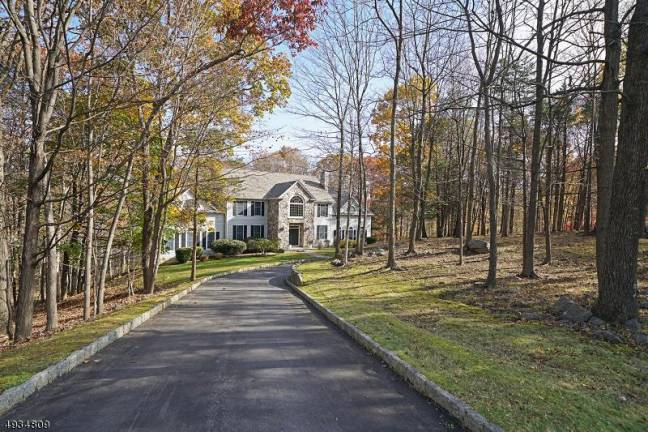 Spacious estate on Morning Star Drive