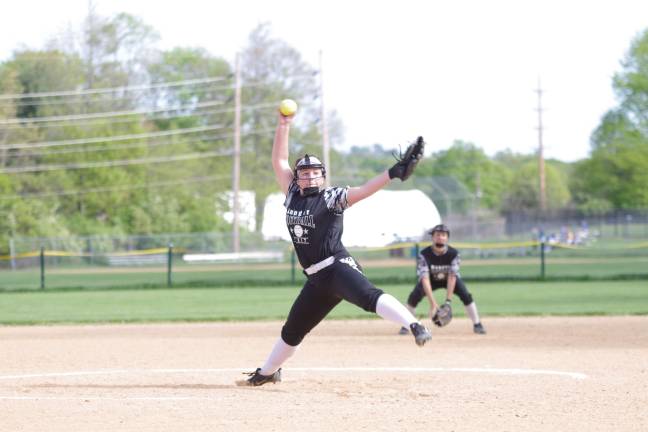 Wallkill Valley pitcher Sara Miceli delivers. Photos by George Leroy Hunter