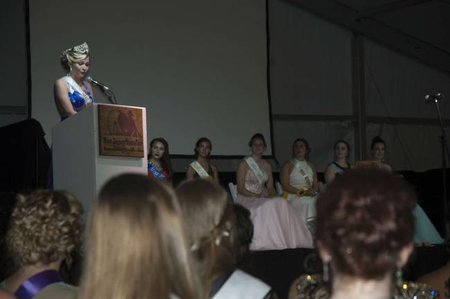 Miss Green is Queen of the Fair 2016 Queen of the Fair Kelly Wask giving her last speech before the 2017 winner is announced