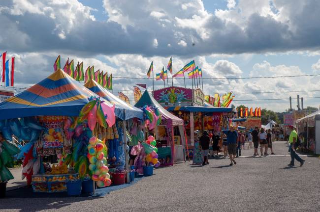Sussex County Fair in picutres Ganes of fun, games of chance