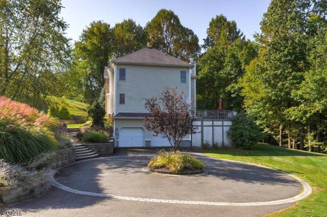 Stunning and move-in ready Stunning and move-in ready