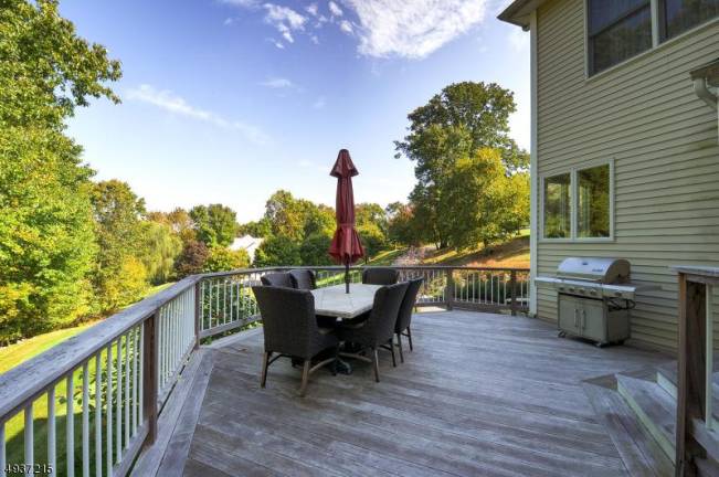 Stunning and move-in ready Stunning and move-in ready