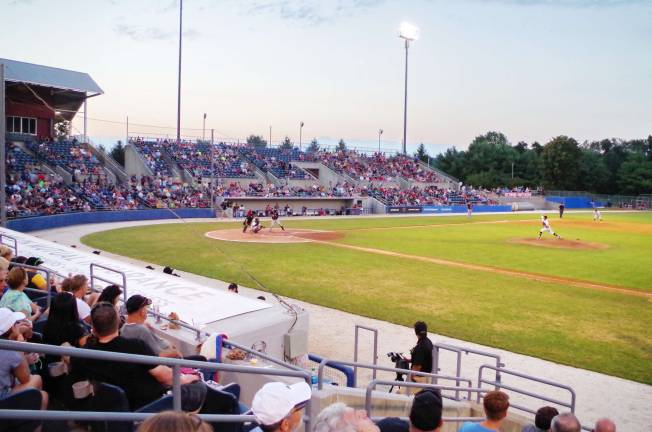 Miners win one of three from Jackals Baseball fans enjoy an exciting night at Skylands Stadium.