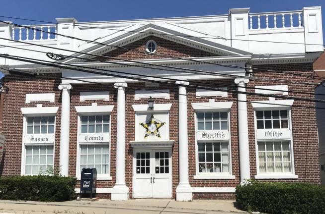 Residents are urged to call Sheriff's Office if receiving scam call Residents are urged to call Sheriff's Office if receiving scam call