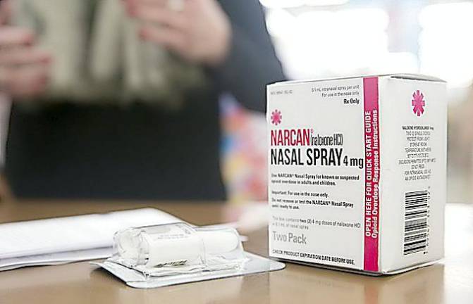 Local pharmacies to provide free Narcan