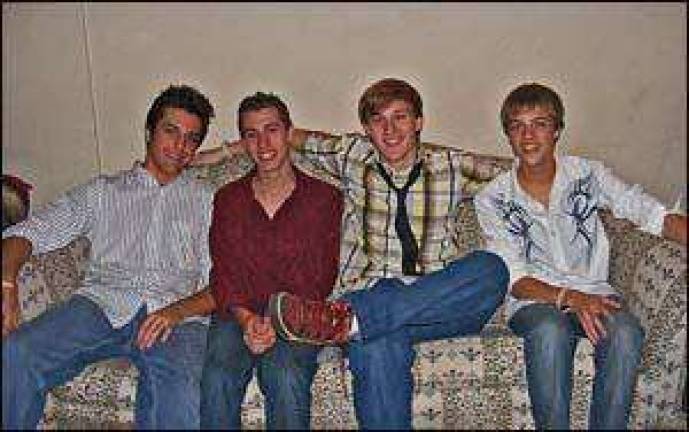 Powerpop group playing their way toward success Powerpop group playing their way toward success