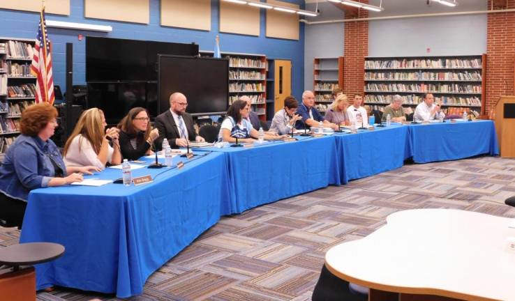Superintendent’s contract renewal stirs controversy on the night before elections Superintendent’s contract renewal stirs controversy on the night before elections